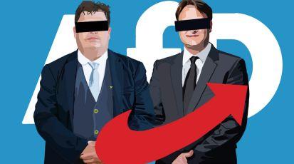 Zeichnungen von Hannes Loth und Robert Sesselmann sind vor dem AfD Logo platziert. Beide haben einen schwarzen Balken über den Augen.