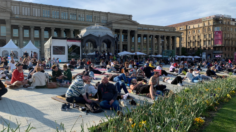 Am Samstagnachmittag hat das Open-Air-Kino viele Zuschauer